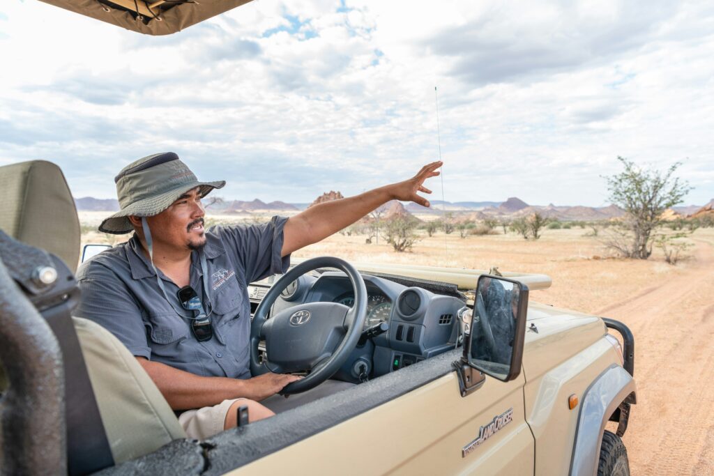 ultimate-safaris-namibia-R7nYbSmJJrI-unsplash